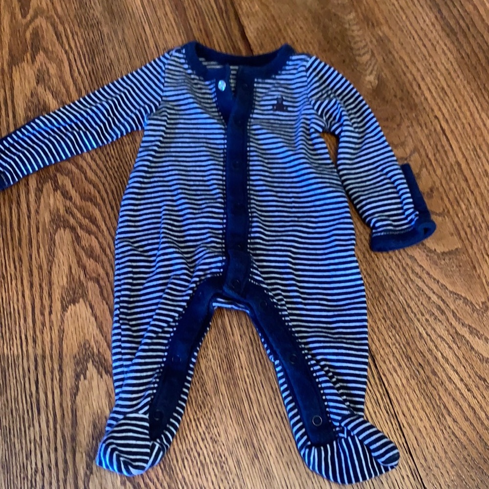 BabyGap up to 7 pounds onesie